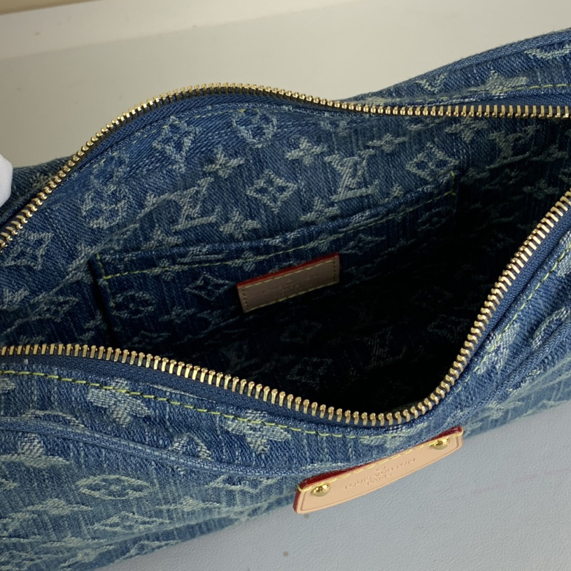 Louis Vuitton Croissant MM   M46856 - PerfectKickZ