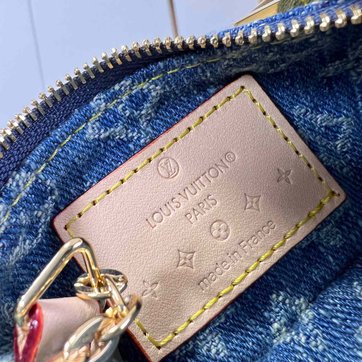 Louis Vuitton Key Pouch   M82961 - 