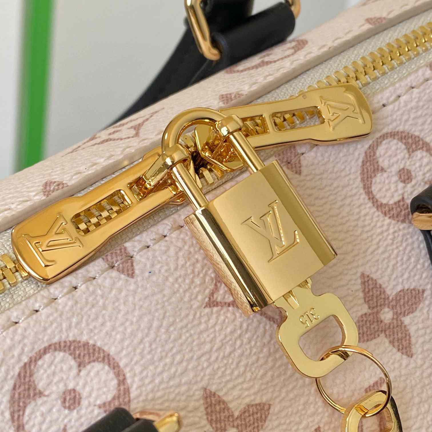 Louis Vuitton Speedy Bandouliere 20    M46906 - PerfectKickZ