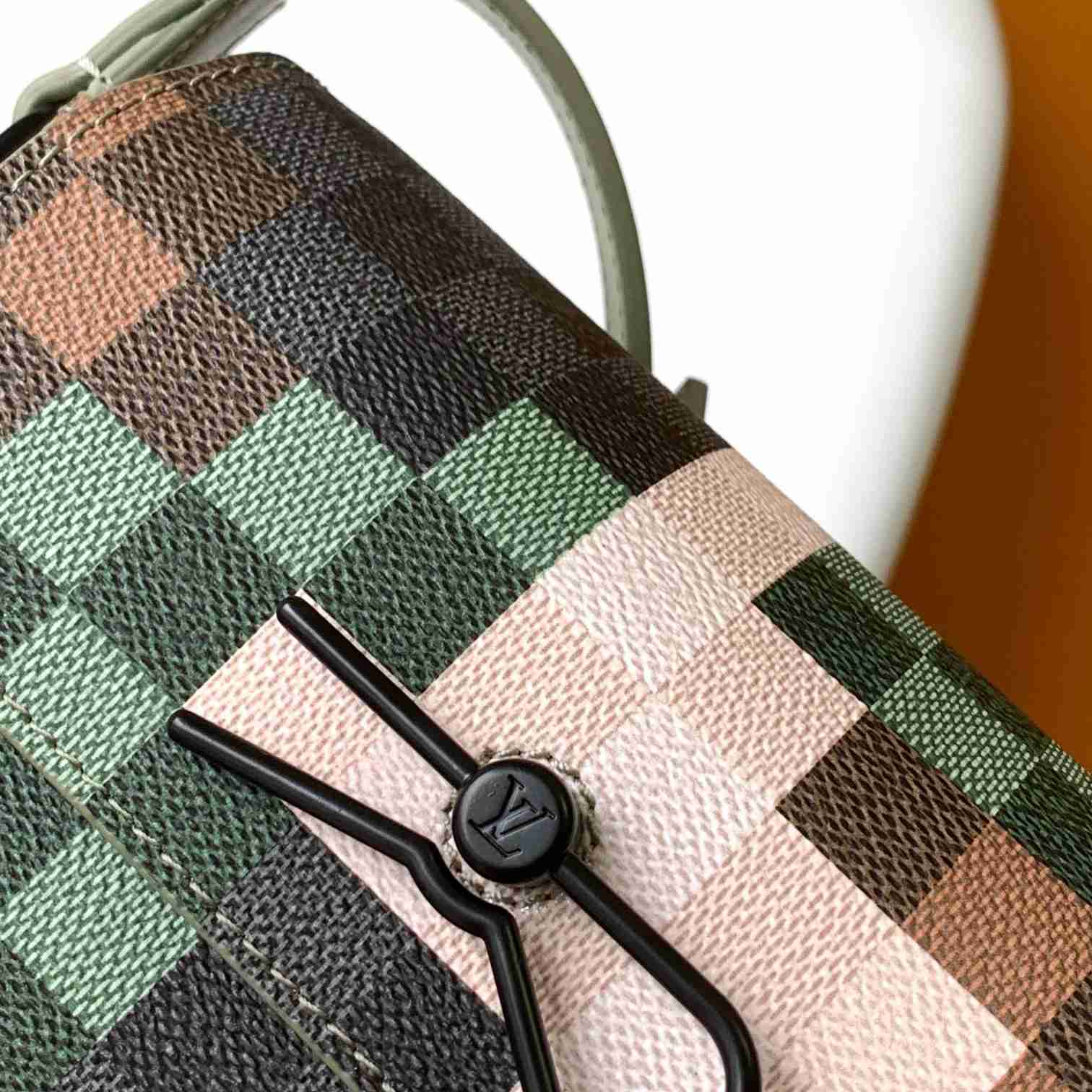 Louis Vuitton Steamer Wearable Wallet   M83172 - PerfectKickZ