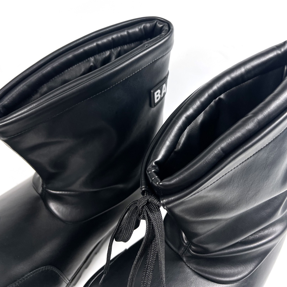 Balenciaga Alaska High Boot In Black - 