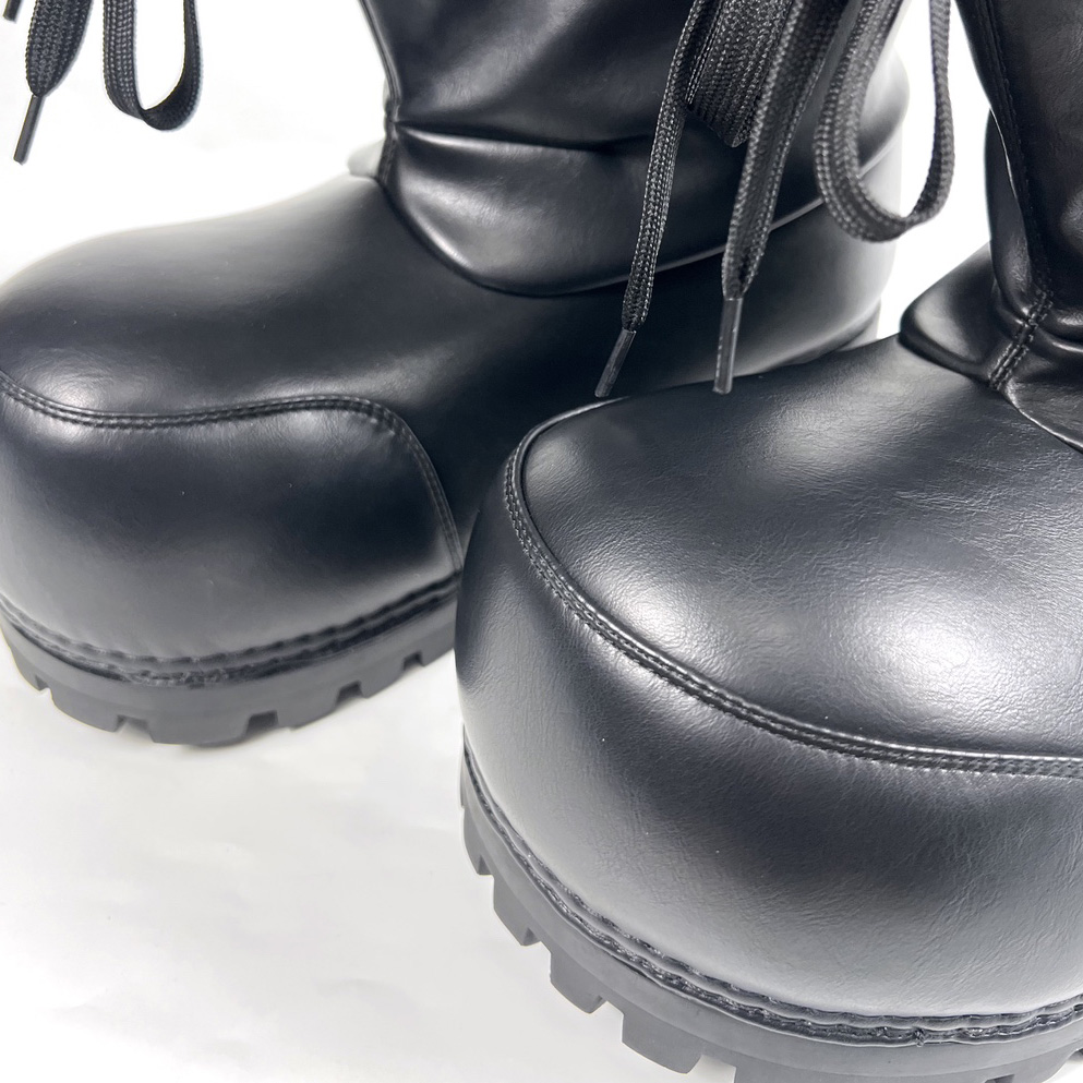 Balenciaga Alaska High Boot In Black - 