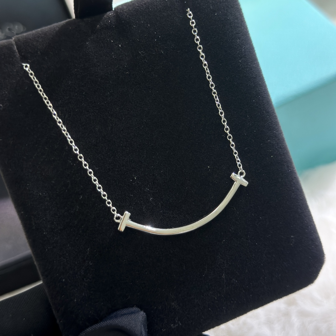 Tiffany&CO Heart Smile Pendant - PerfectKickZ