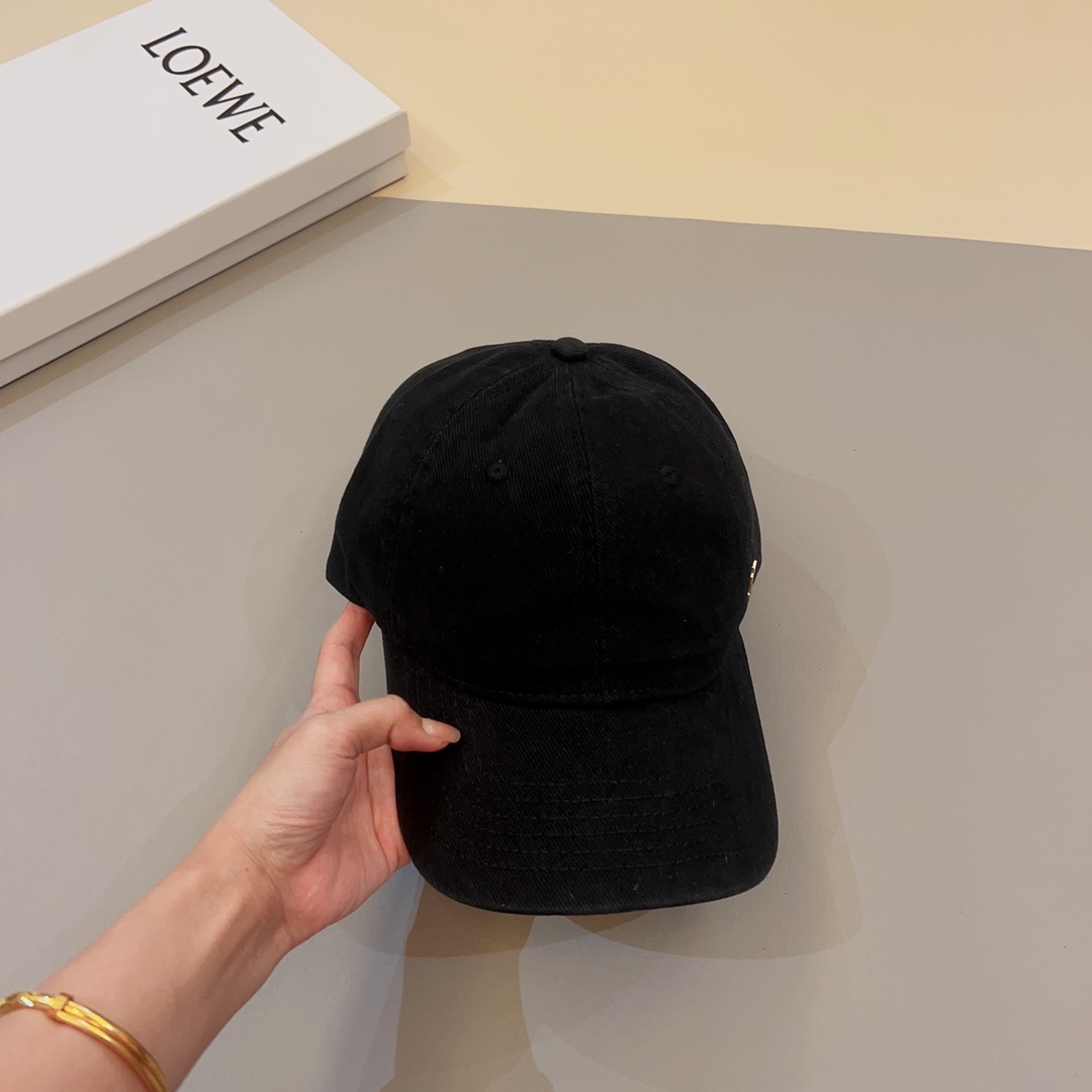 Saint Laurent Cap - 