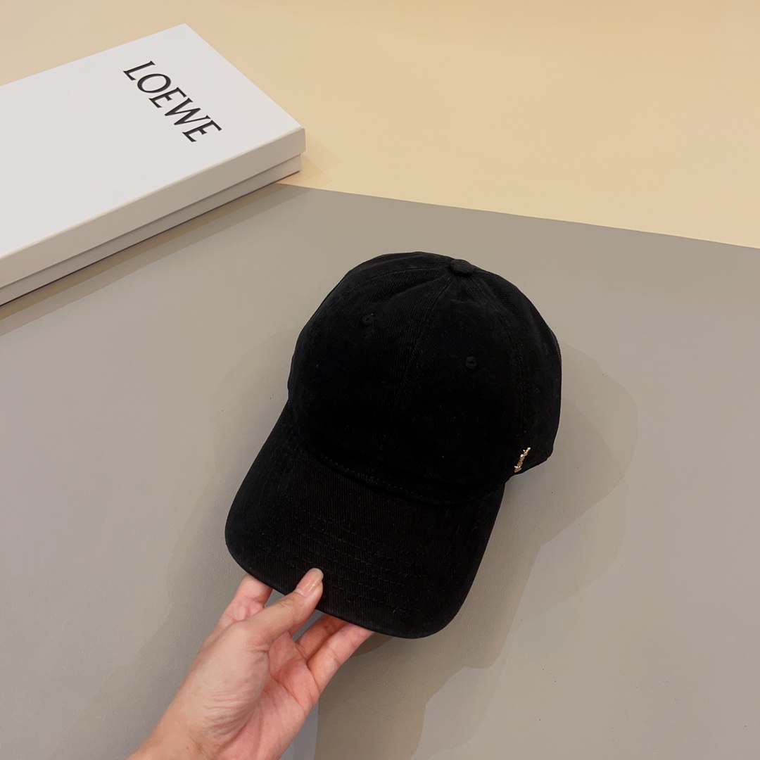 Saint Laurent Cap - 