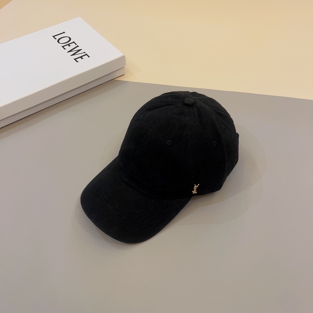 Saint Laurent Cap - 