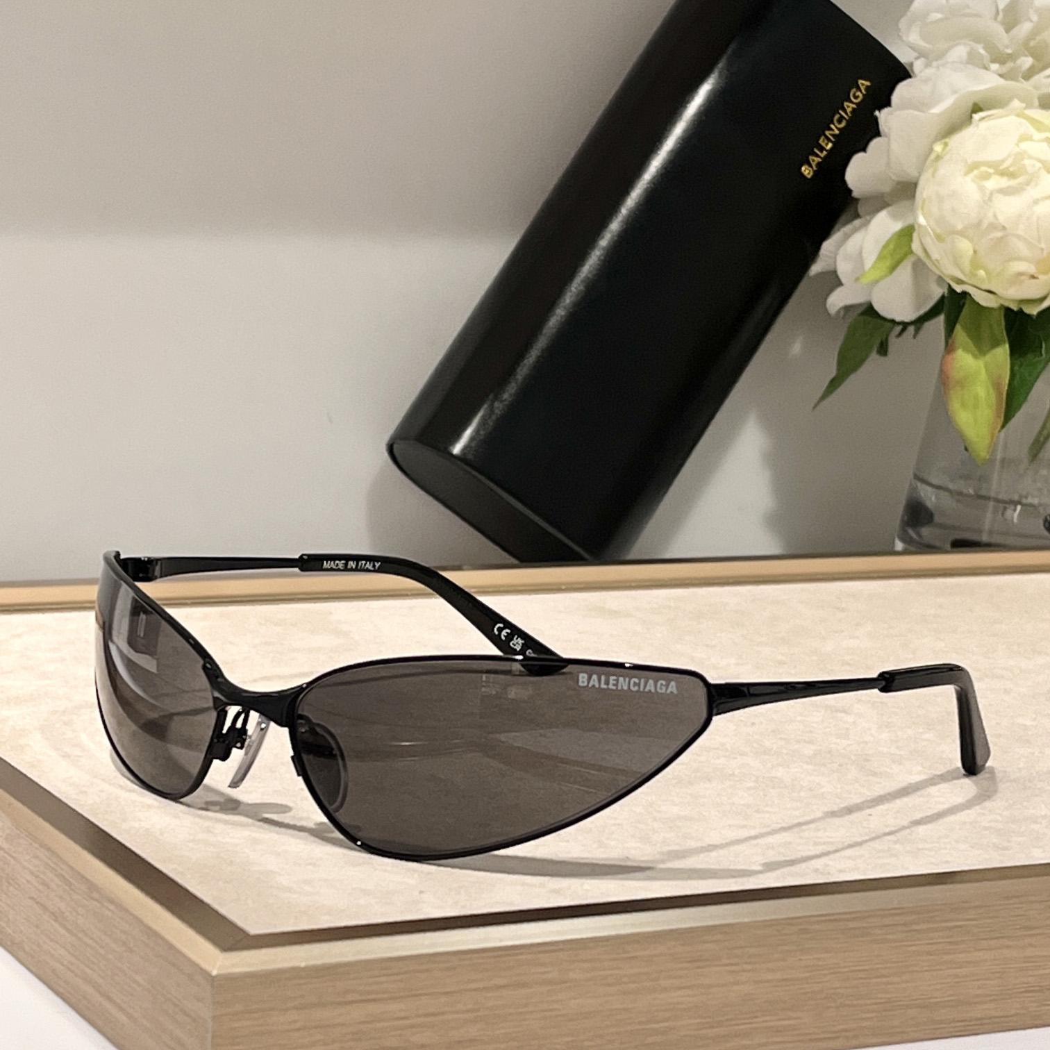 Balenciaga Razor Cat Sunglasses In Black - PerfectKickZ