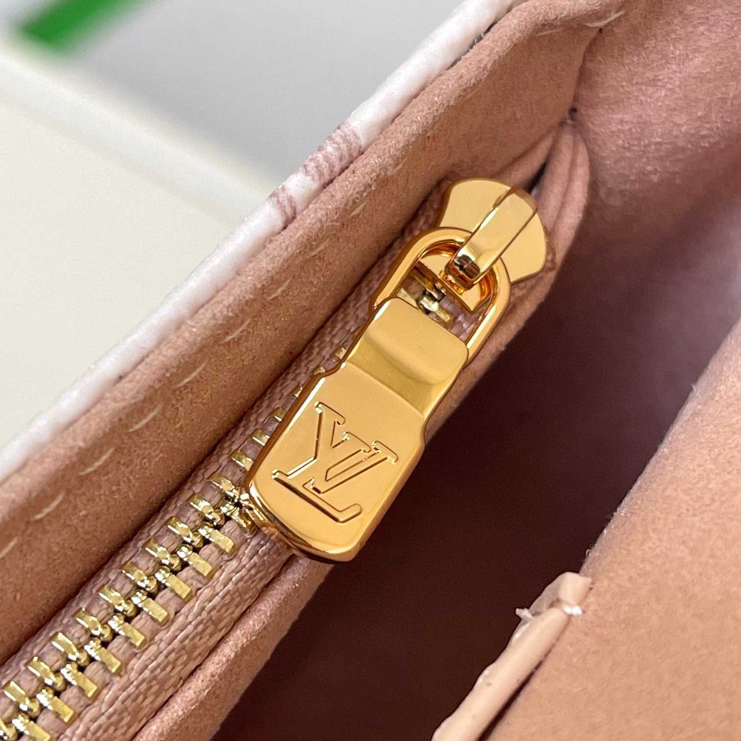 Louis Vuitton Wallet on Chain Ivy    M83091 - PerfectKickZ