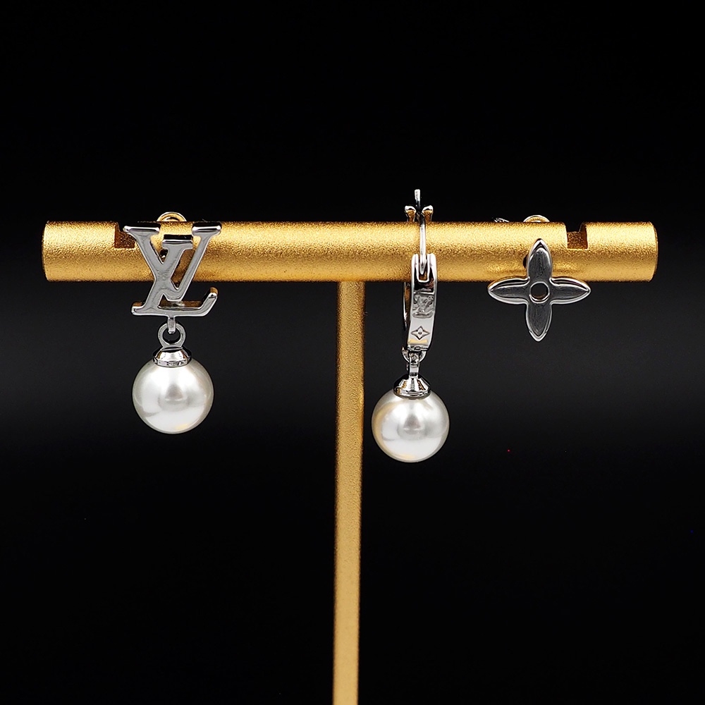 Louis Vuitton Monogram Pearls Earrings - PerfectKickZ