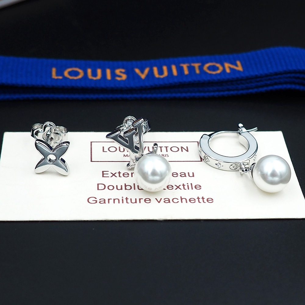 Louis Vuitton Monogram Pearls Earrings - PerfectKickZ