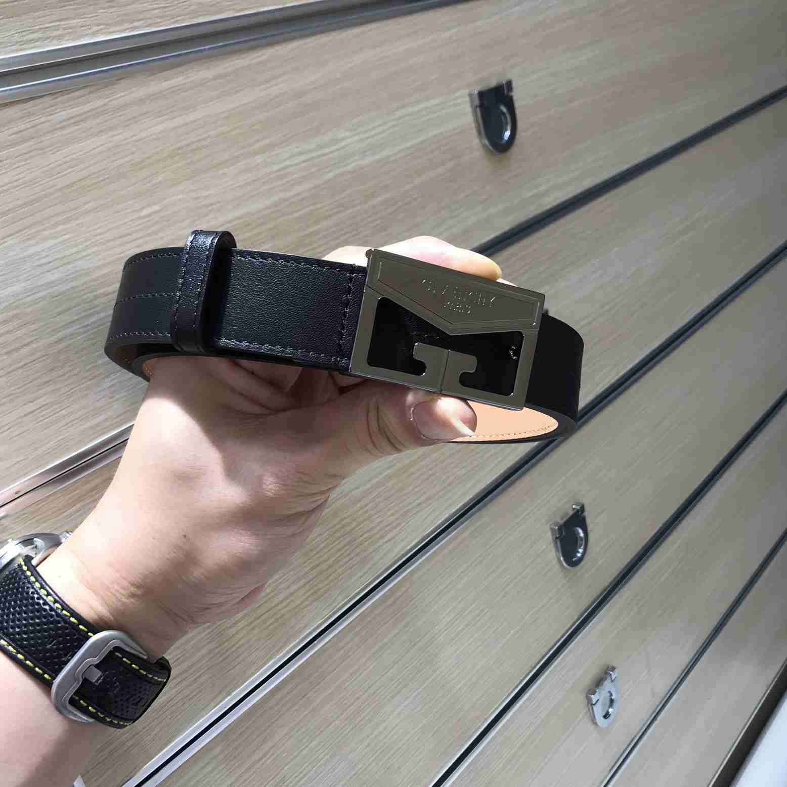 Givenchy  Leather Belt      30mm - PerfectKickZ