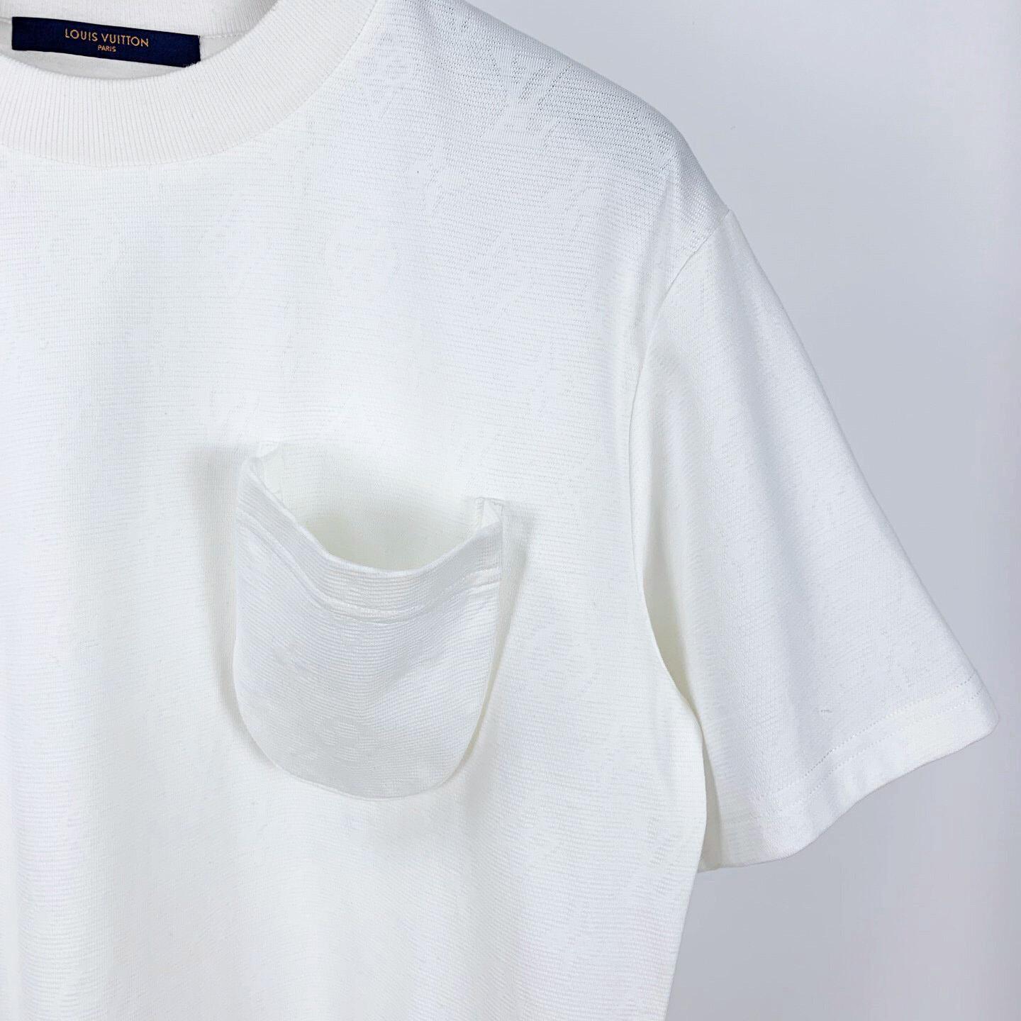 Louis Vuitton Signature 3D Pocket Monogram T-Shirt   1A5VI6 - PerfectKickZ