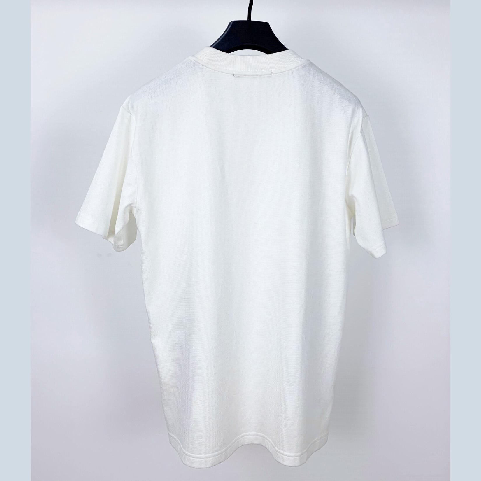 Louis Vuitton Signature 3D Pocket Monogram T-Shirt   1A5VI6 - PerfectKickZ