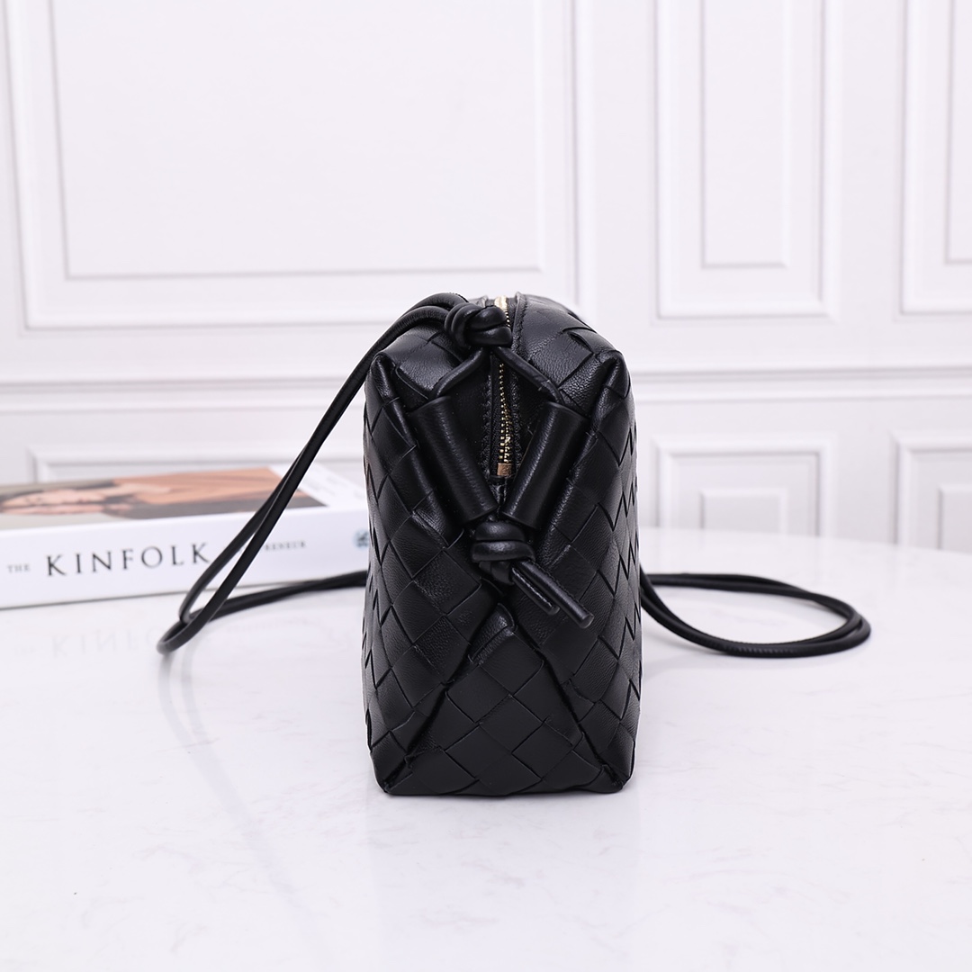 Bottega Veneta Small Loop Camera Bag - 
