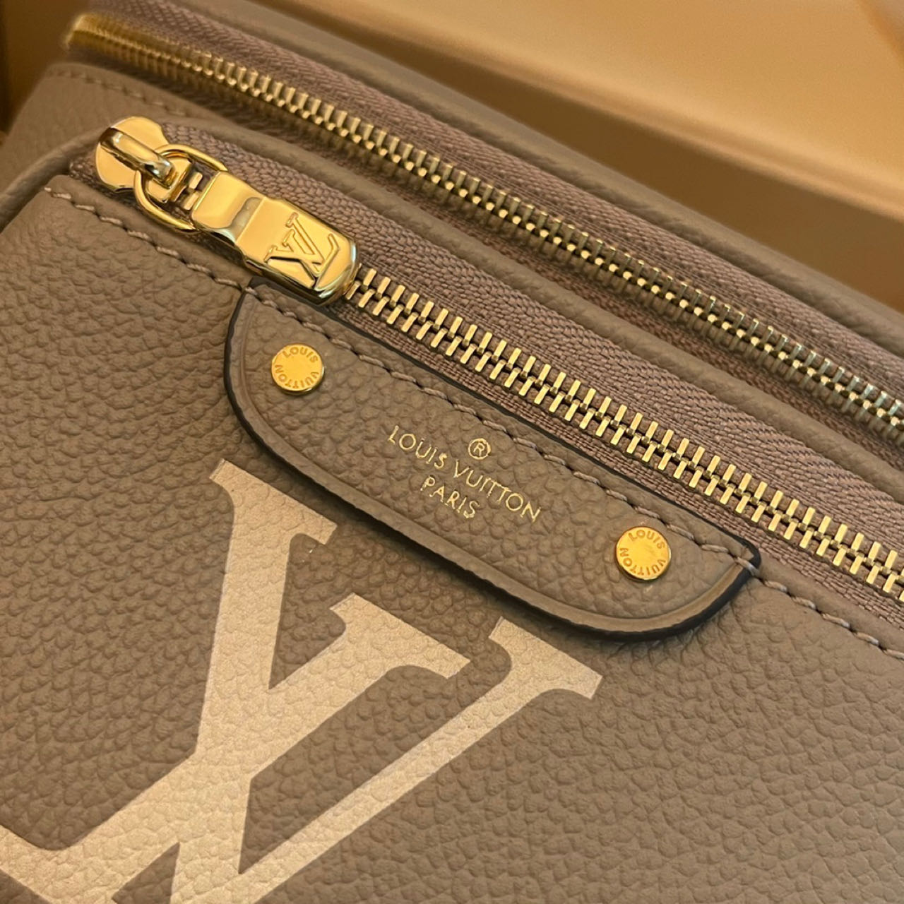 Louis Vuitton Mini Bumbag   M83219 - PerfectKickZ