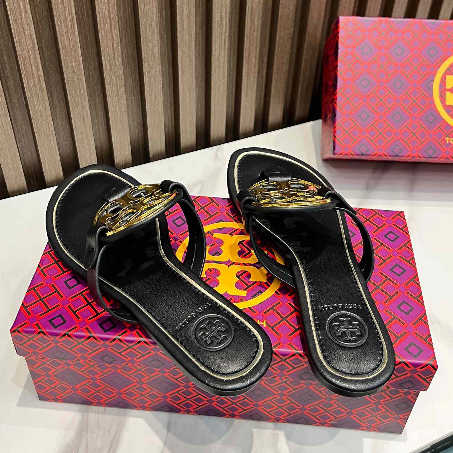 Tory Burch Leather Thong Sandals  - PerfectKickZ