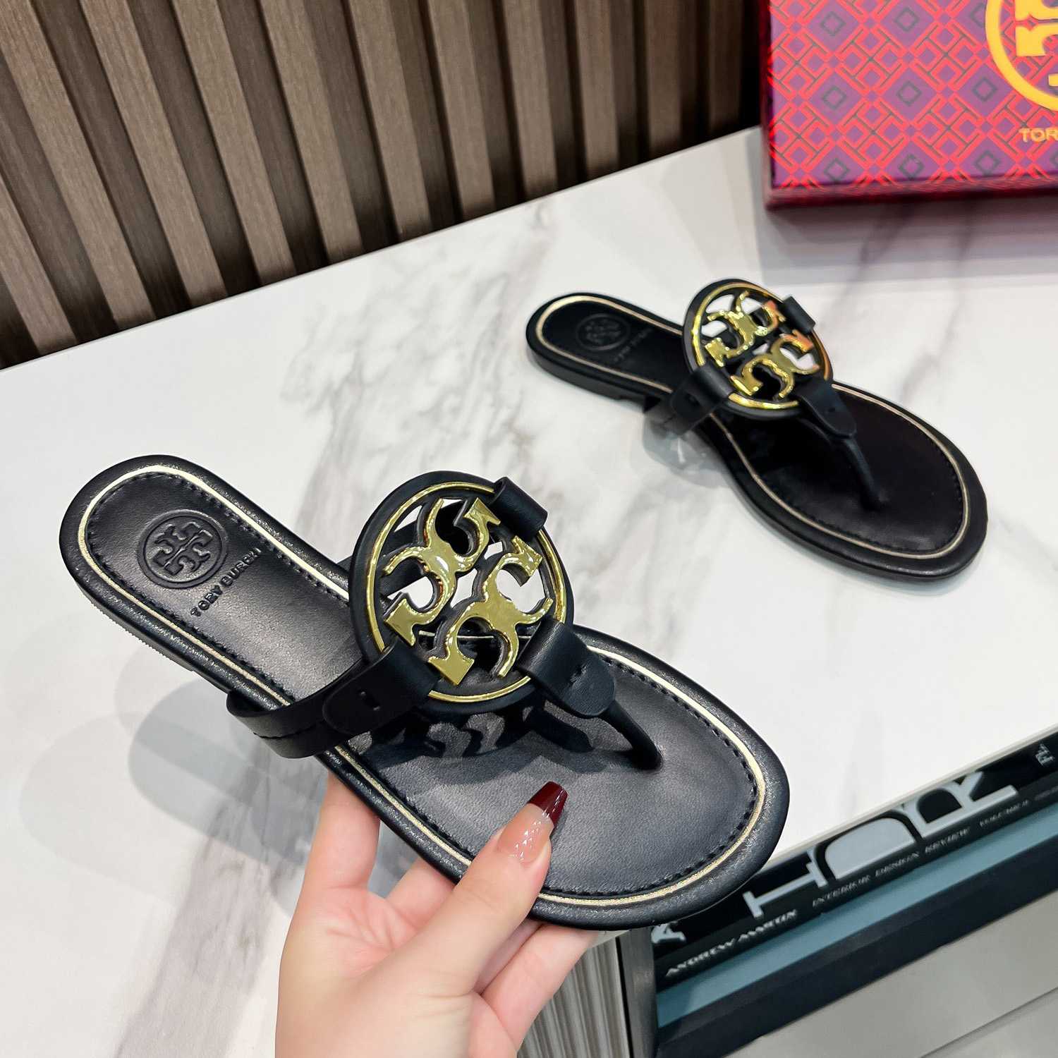 Tory Burch Leather Thong Sandals  - PerfectKickZ
