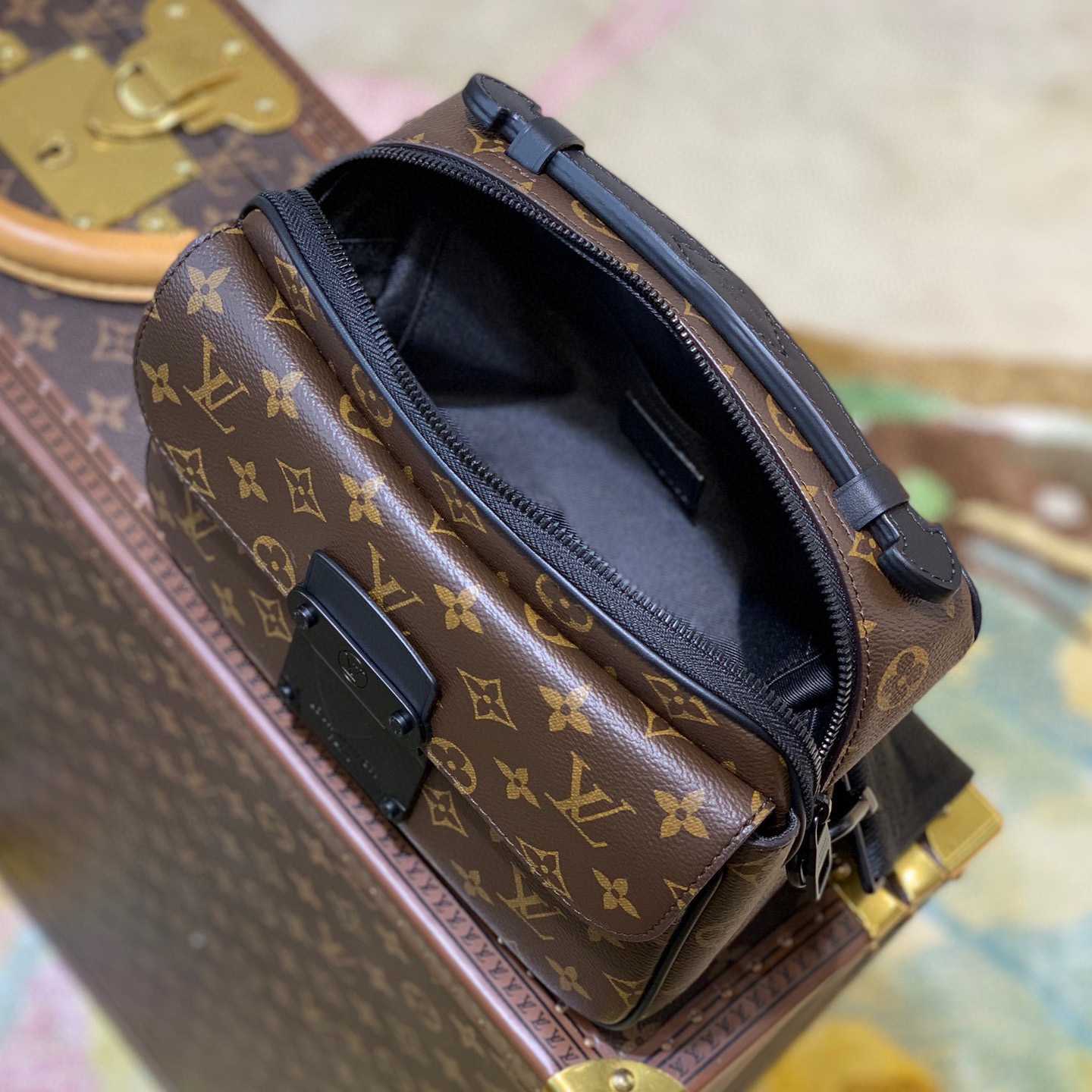 Louis Vuitton S Lock Messenger    M45806 - 