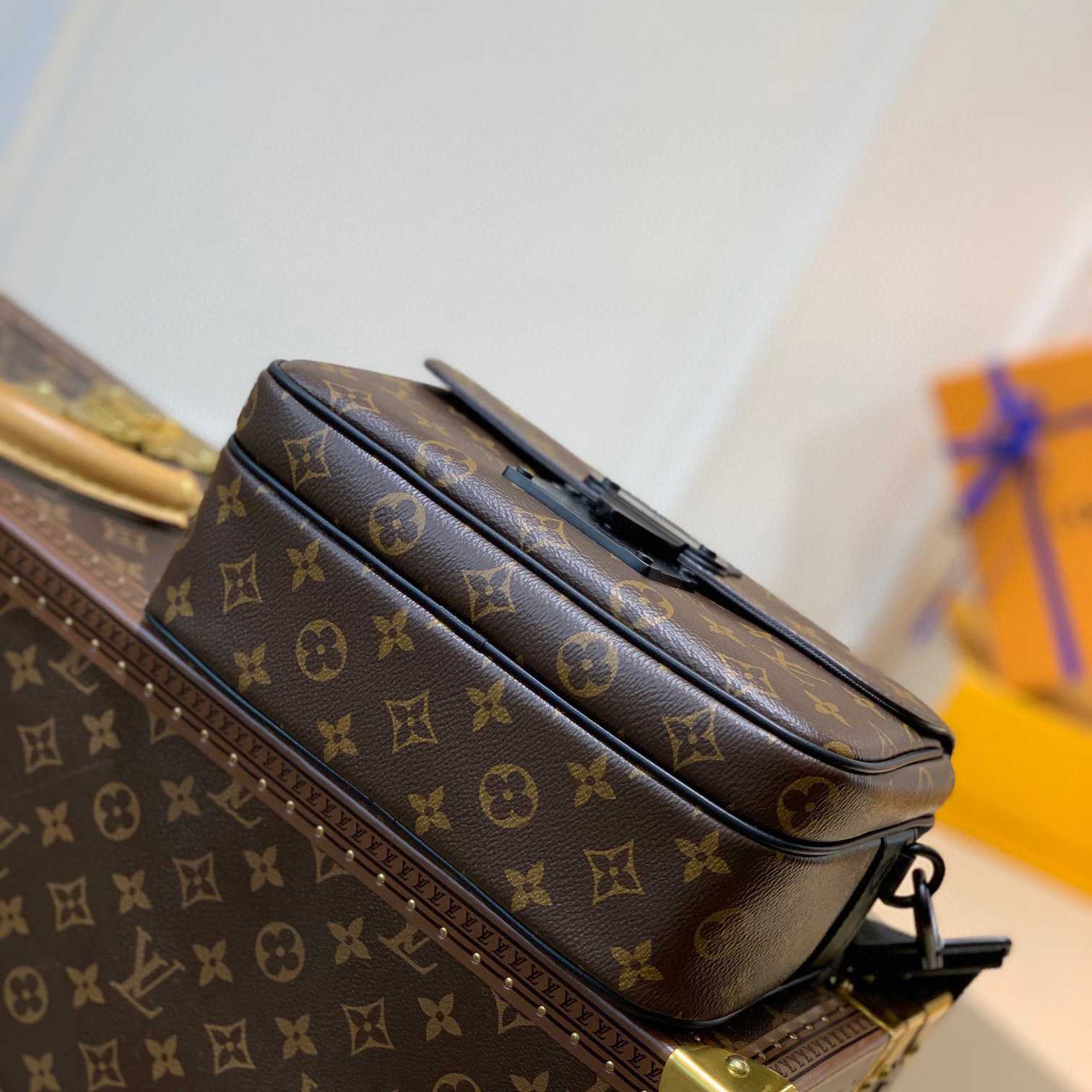 Louis Vuitton S Lock Messenger    M45806 - 