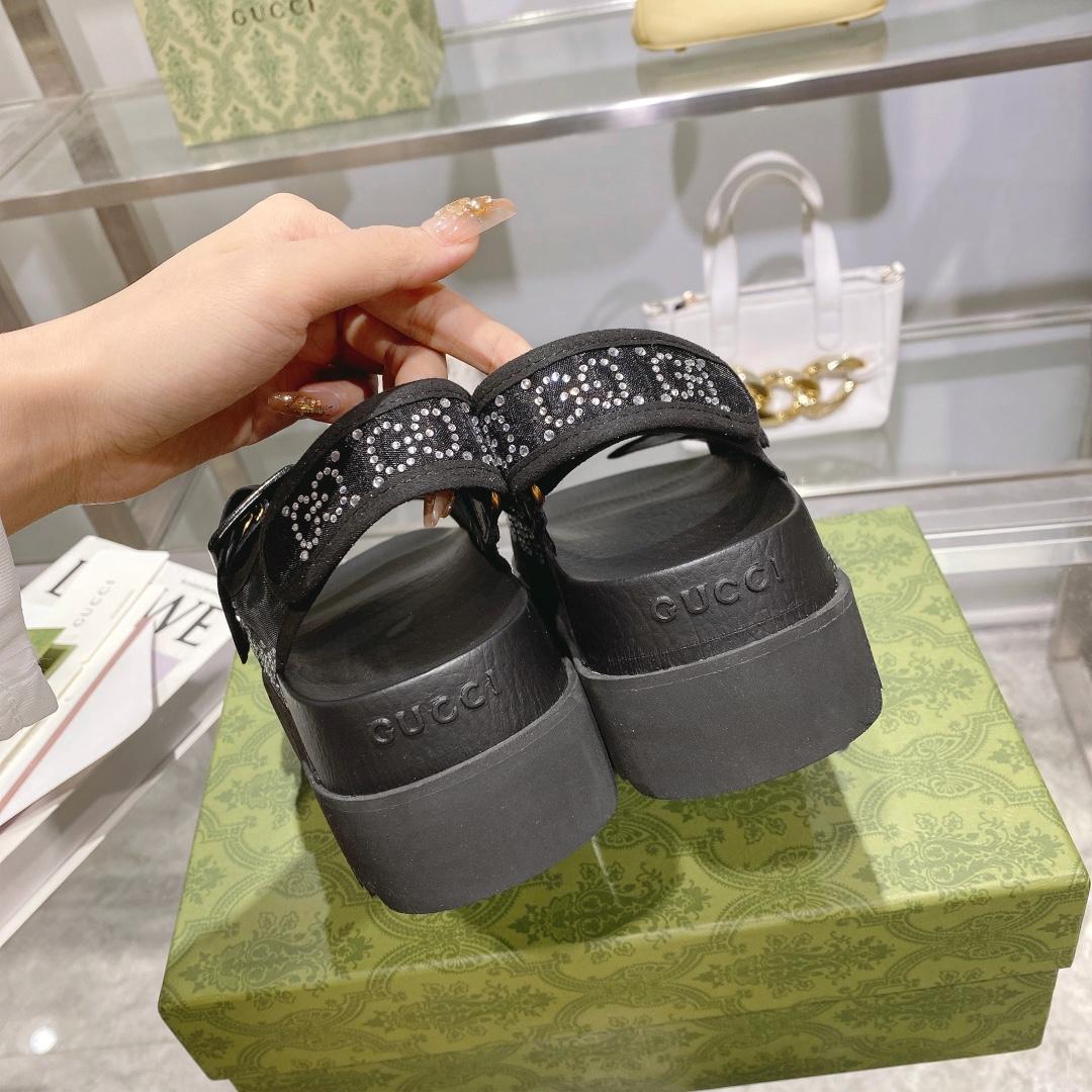 Gucci Women's GG Sandal With Crystals - PerfectKickZ