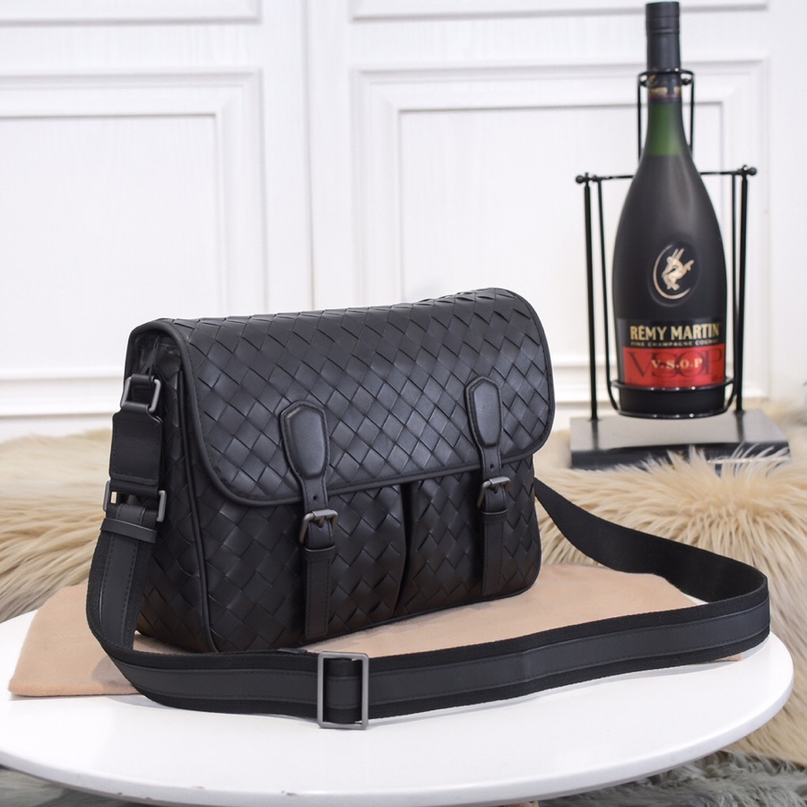 Bottega Veneta Messenger Bag  (35-22-11cm) - PerfectKickZ
