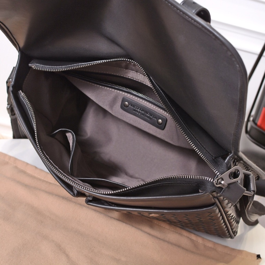 Bottega Veneta Messenger Bag  (35-22-11cm) - PerfectKickZ
