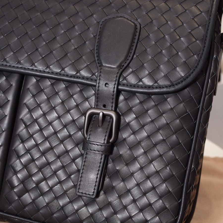 Bottega Veneta Messenger Bag  (35-22-11cm) - PerfectKickZ