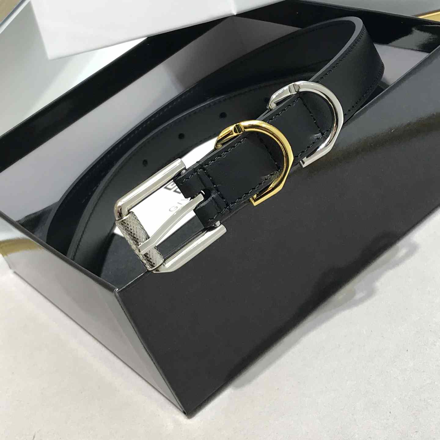 Givenchy Voyou Belt In Leather - PerfectKickZ