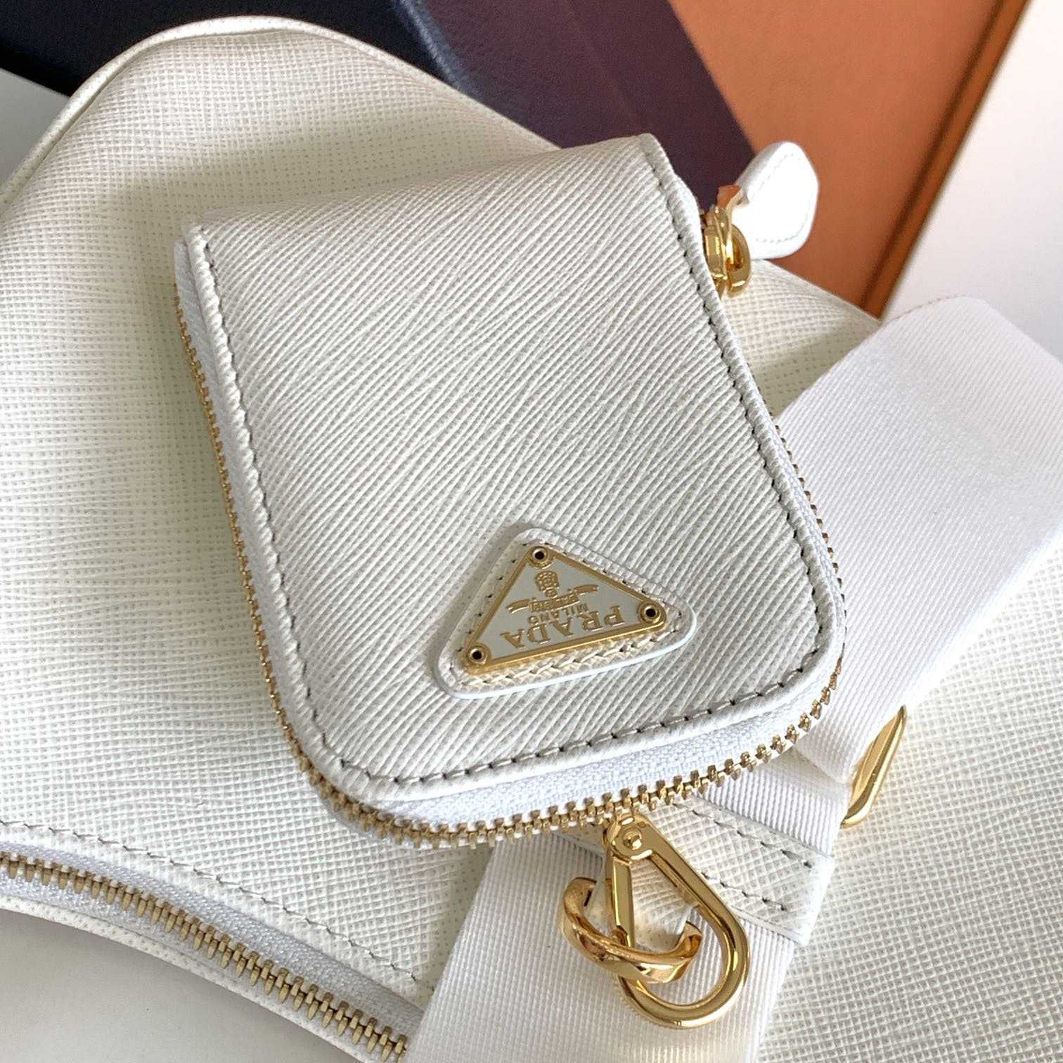 Prada Re-Edition 2005 Saffiano Leather Bag (22-18-6.5cm) - PerfectKickZ