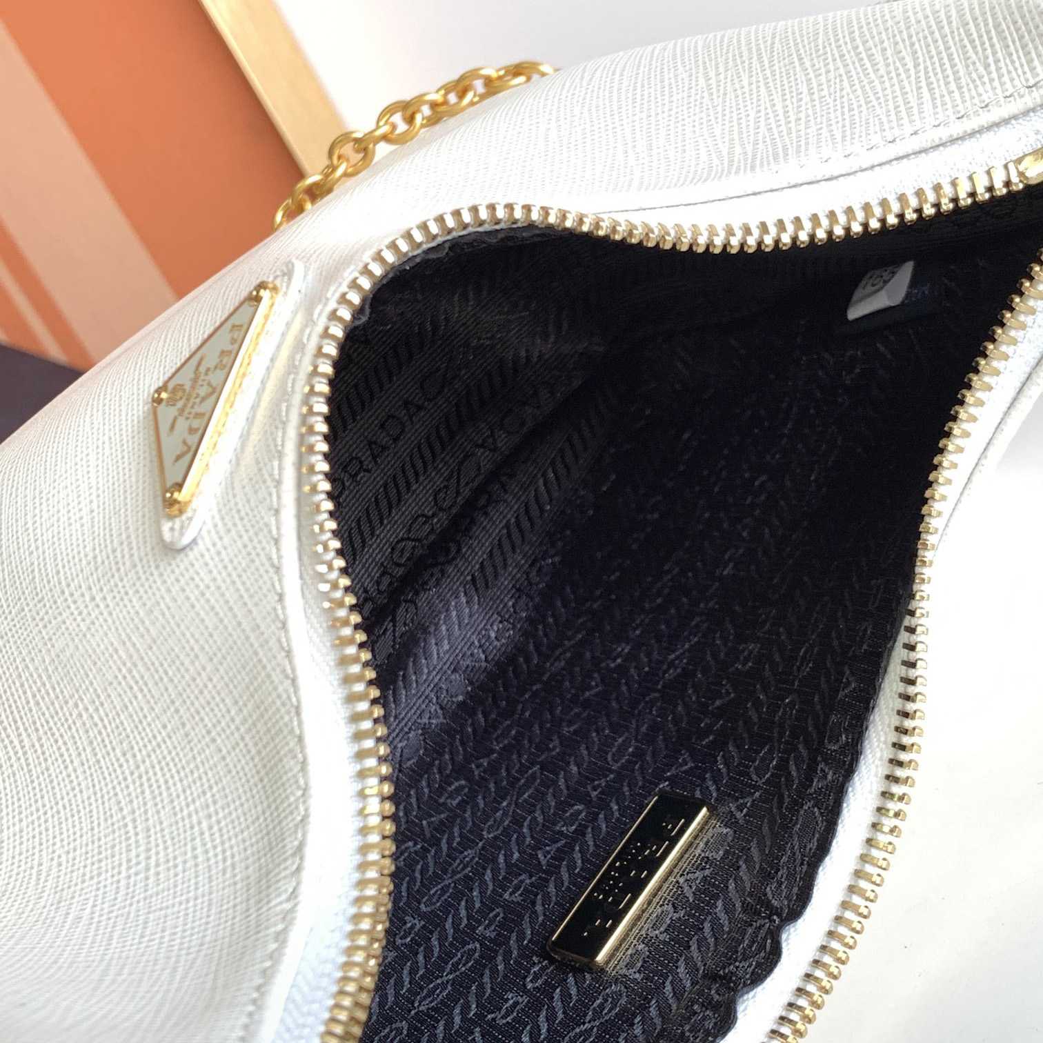 Prada Re-Edition 2005 Saffiano Leather Bag (22-18-6.5cm) - PerfectKickZ