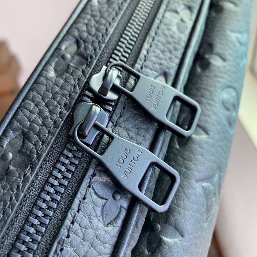 Louis Vuitton Steamer Messenger       M23742 - PerfectKickZ