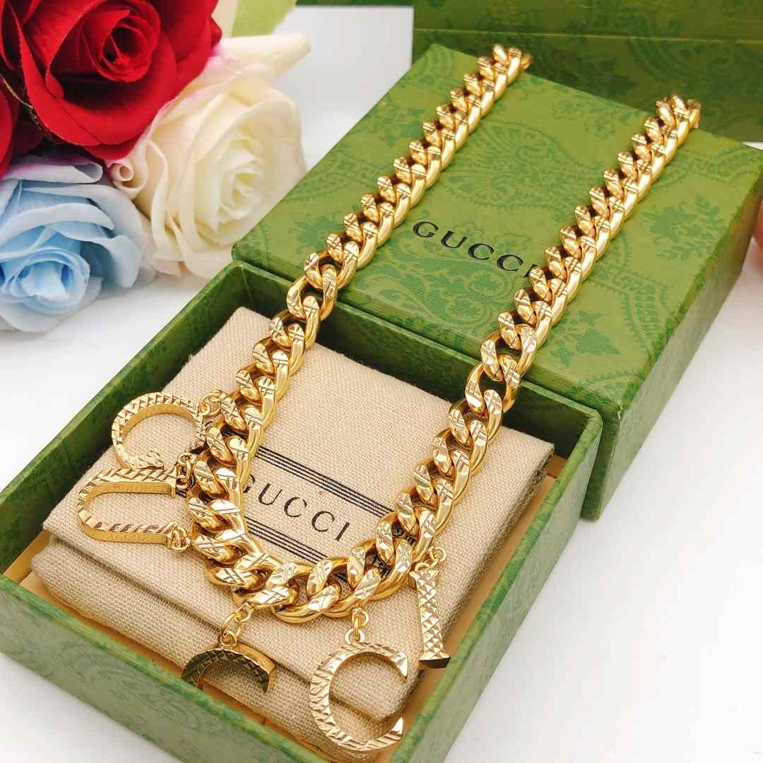 Gucci Logo-pendant Curb-link Necklace - 