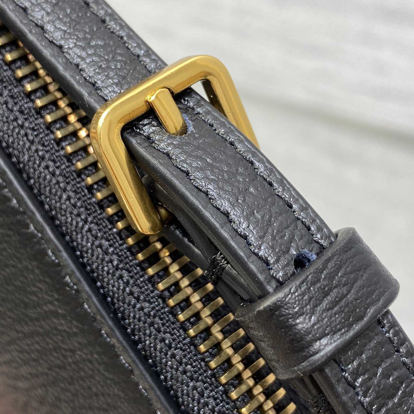 Dior Saddle Shoulder Pouch - PerfectKickZ