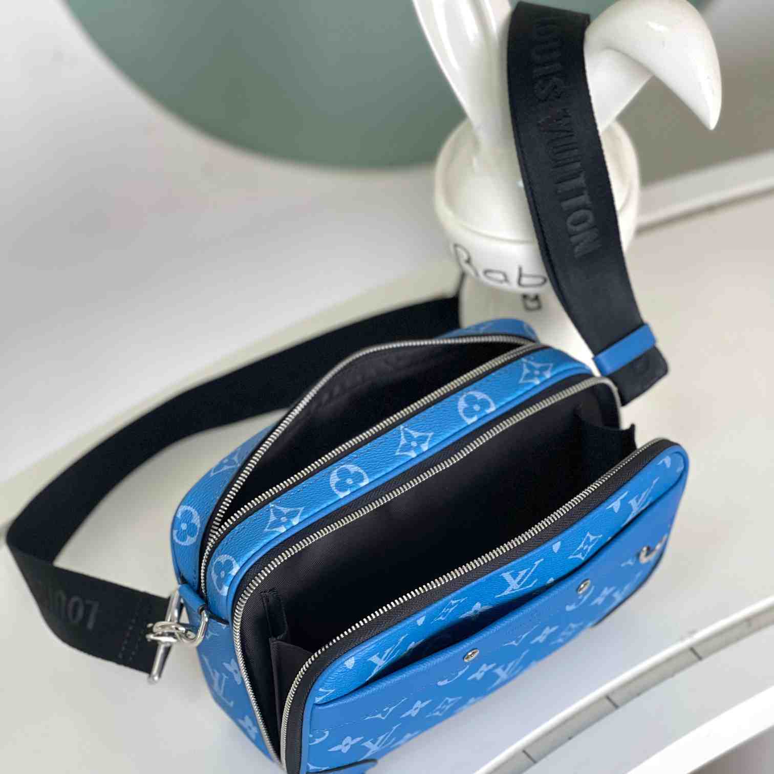 Louis Vuitton Alpha Messenger  M31016 - PerfectKickZ