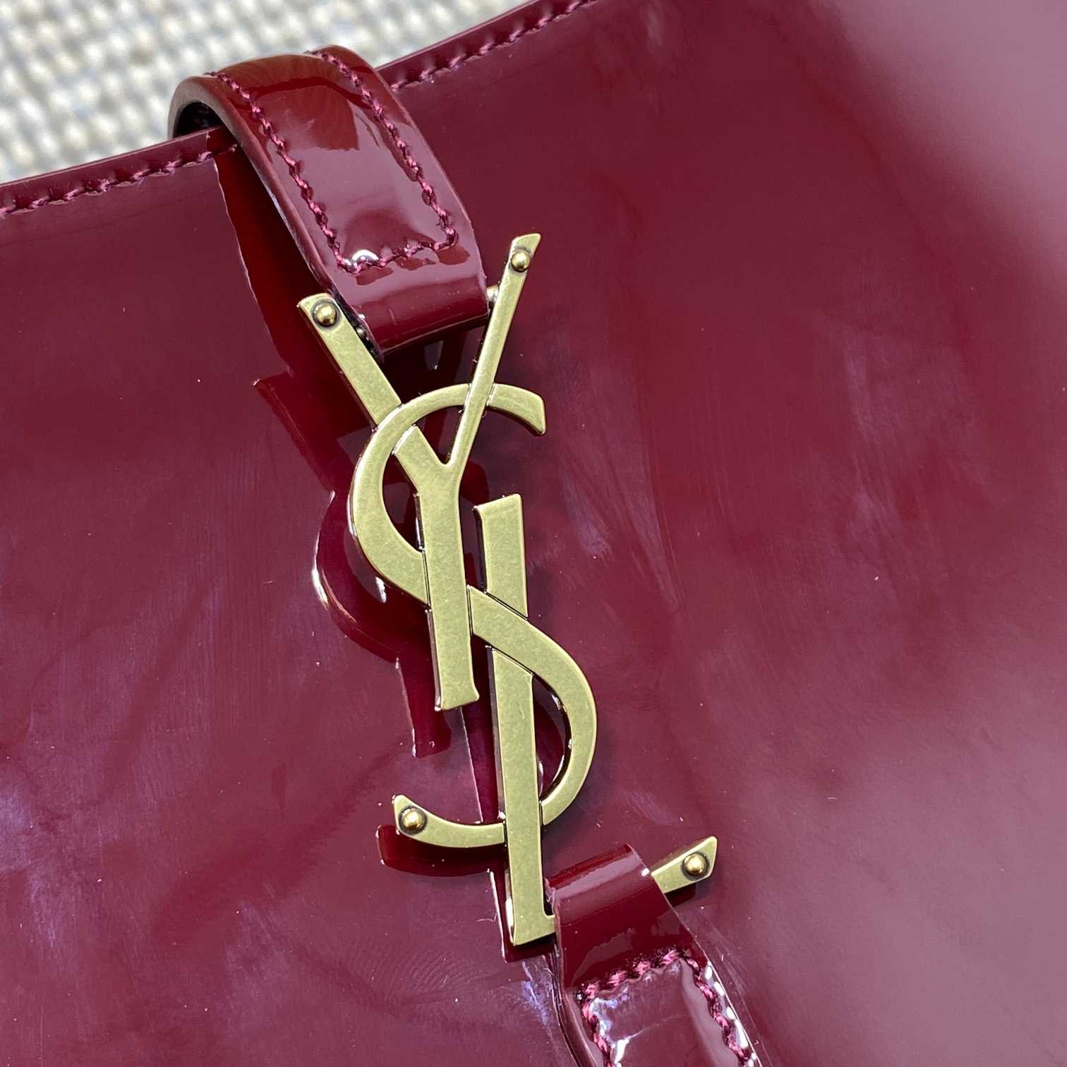 Saint Laurent Le 5 À 7 In Patent Leather - 