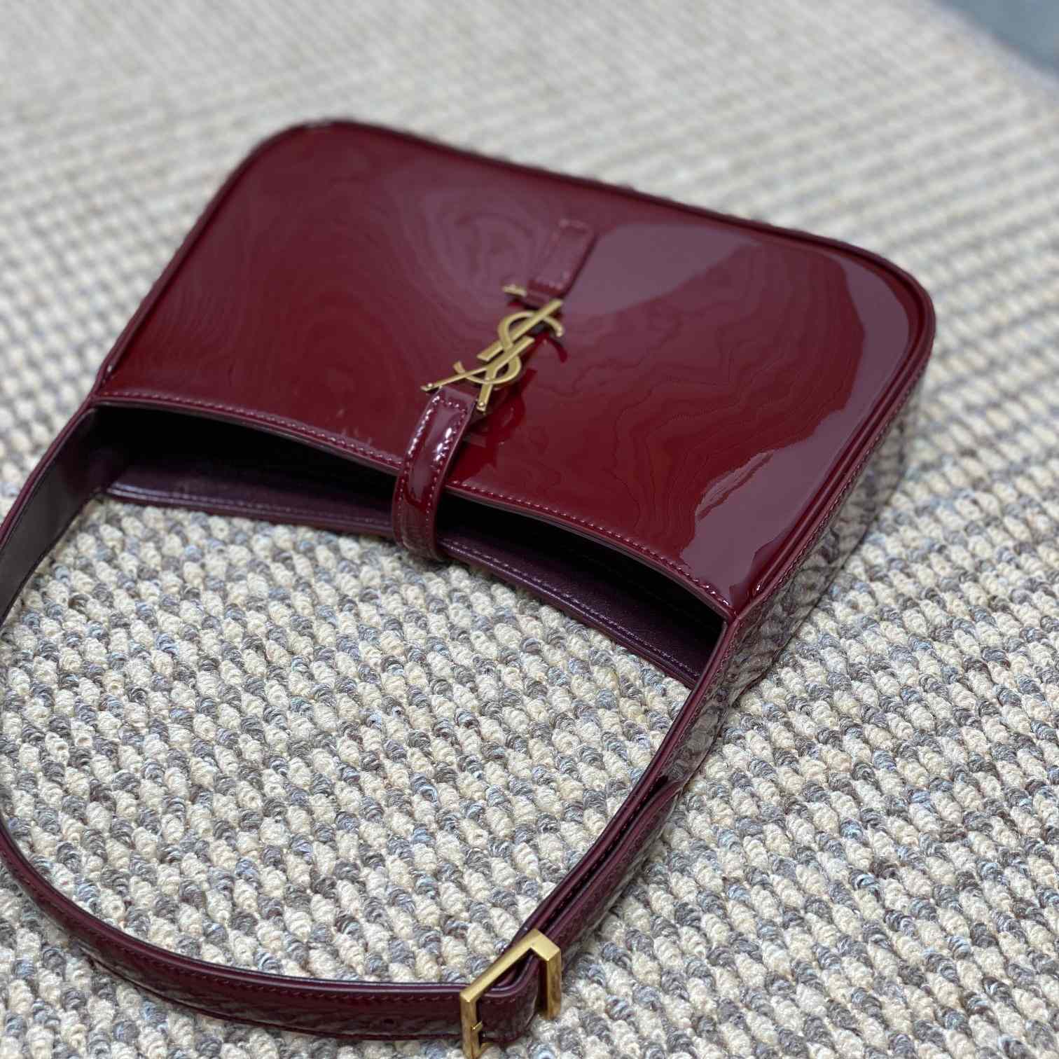 Saint Laurent Le 5 À 7 In Patent Leather - 