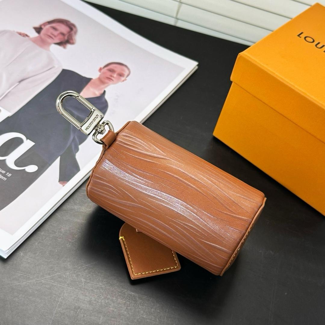 Louis Vuitton Soft Polochon Pouch Key Holder And Bag Charm      M01401 - PerfectKickZ