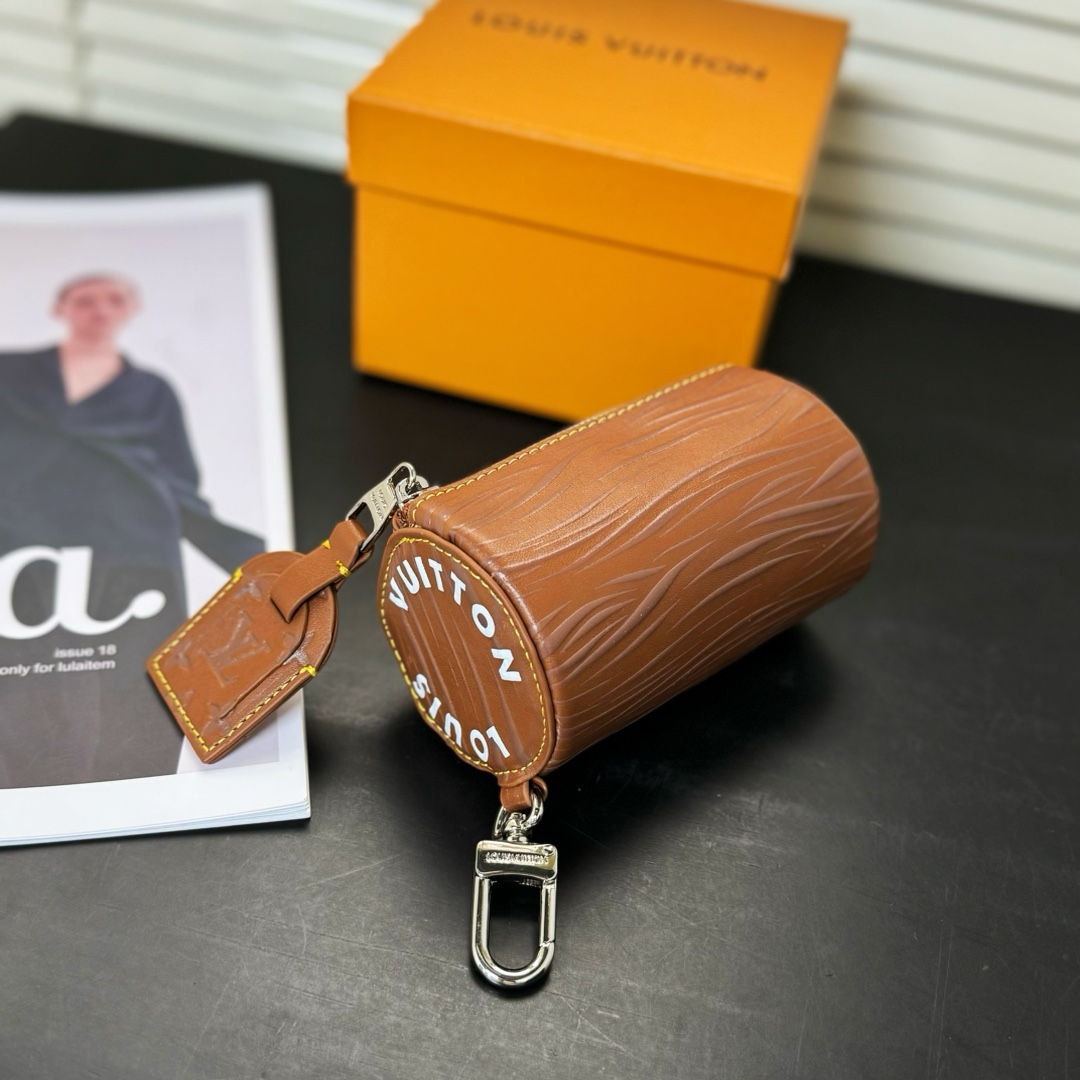 Louis Vuitton Soft Polochon Pouch Key Holder And Bag Charm      M01401 - PerfectKickZ