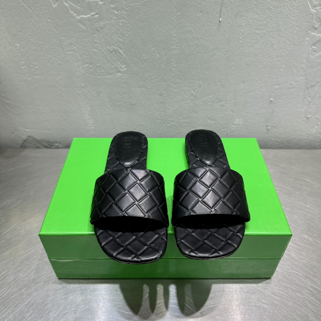 Bottega Veneta Amy Flat Mule - PerfectKickZ