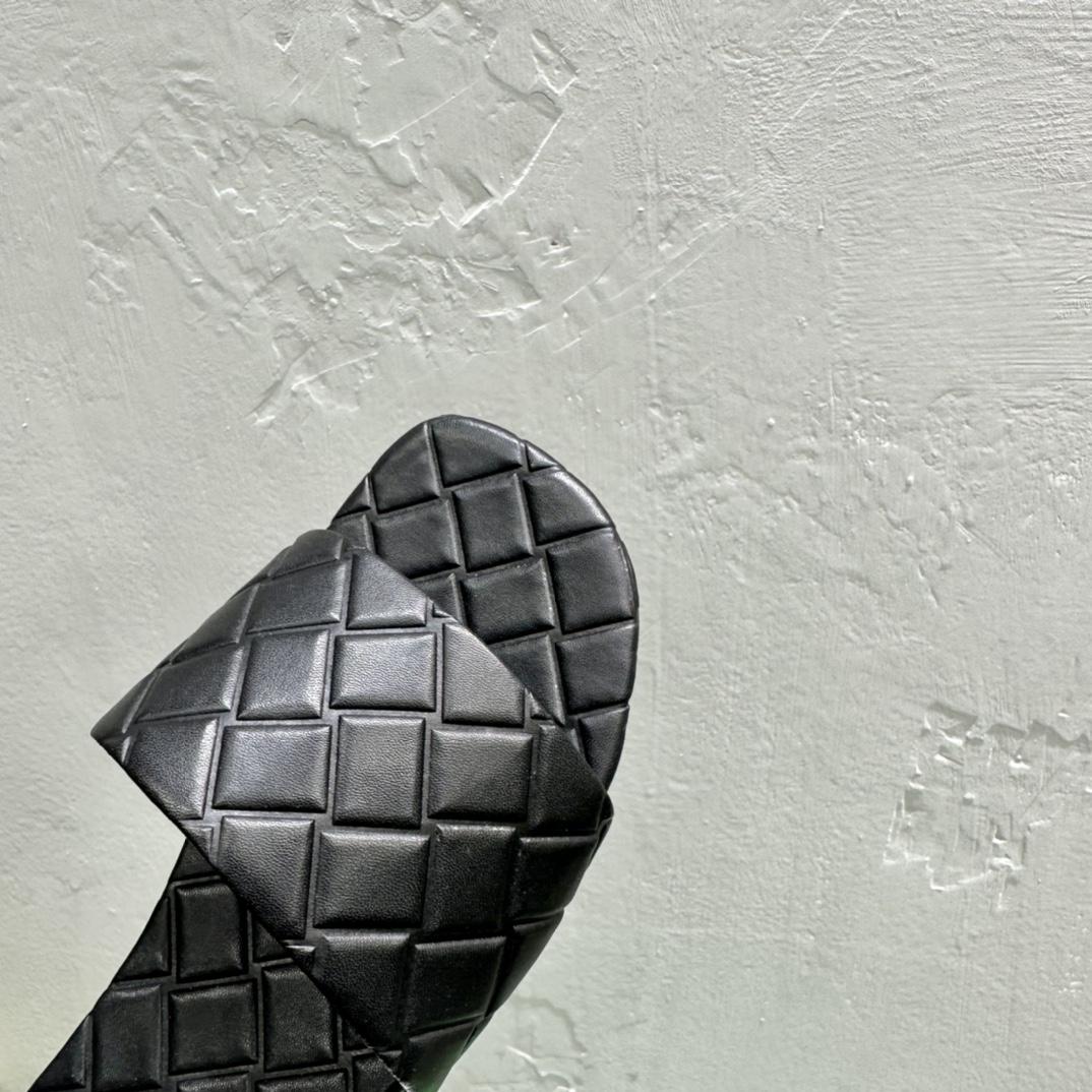 Bottega Veneta Amy Flat Mule - PerfectKickZ