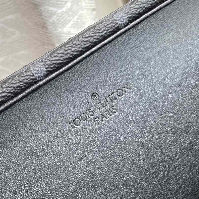 Louis Vuitton Clutch Box   M20251 - PerfectKickZ