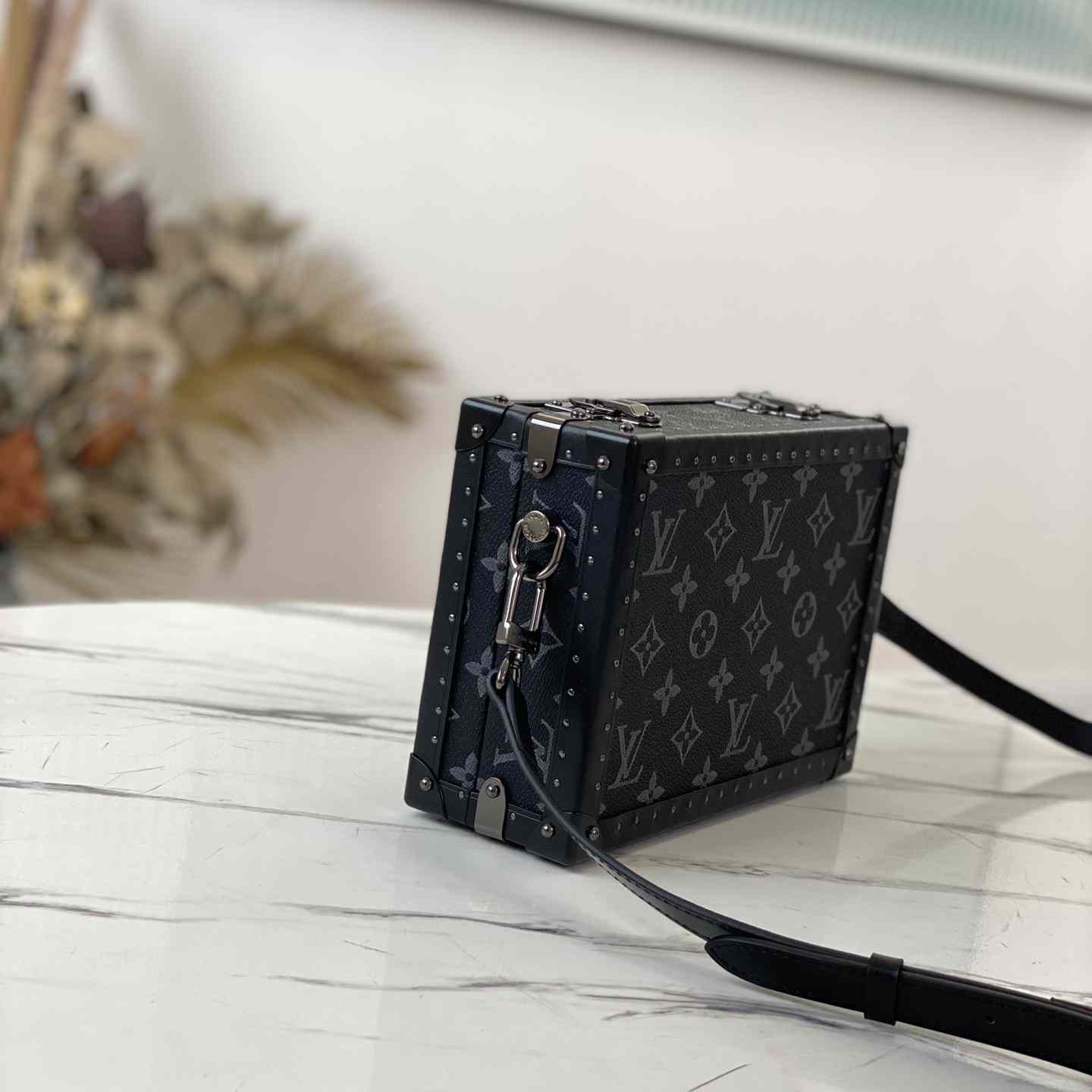 Louis Vuitton Clutch Box   M20251 - PerfectKickZ