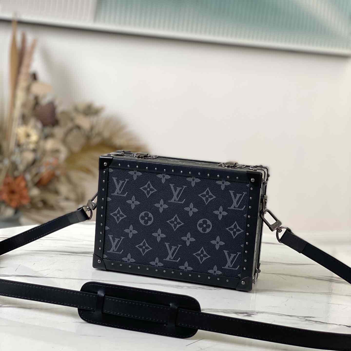 Louis Vuitton Clutch Box   M20251 - PerfectKickZ