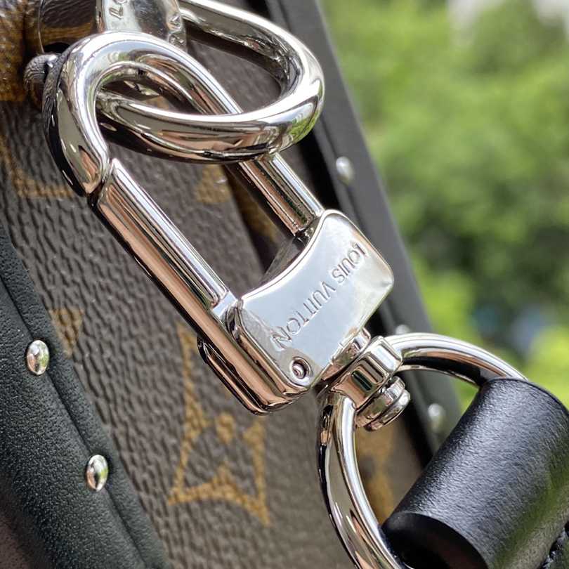 Louis Vuitton Clutch Box   M20252 - PerfectKickZ