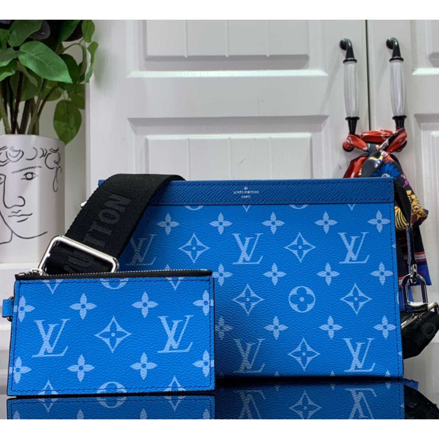Louis Vuitton Gaston Wearable Wallet   M83099 - PerfectKickZ