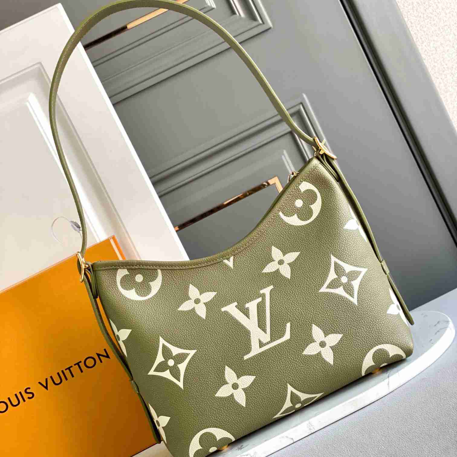 Louis Vuitton CarryAll PM    M46672 - PerfectKickZ