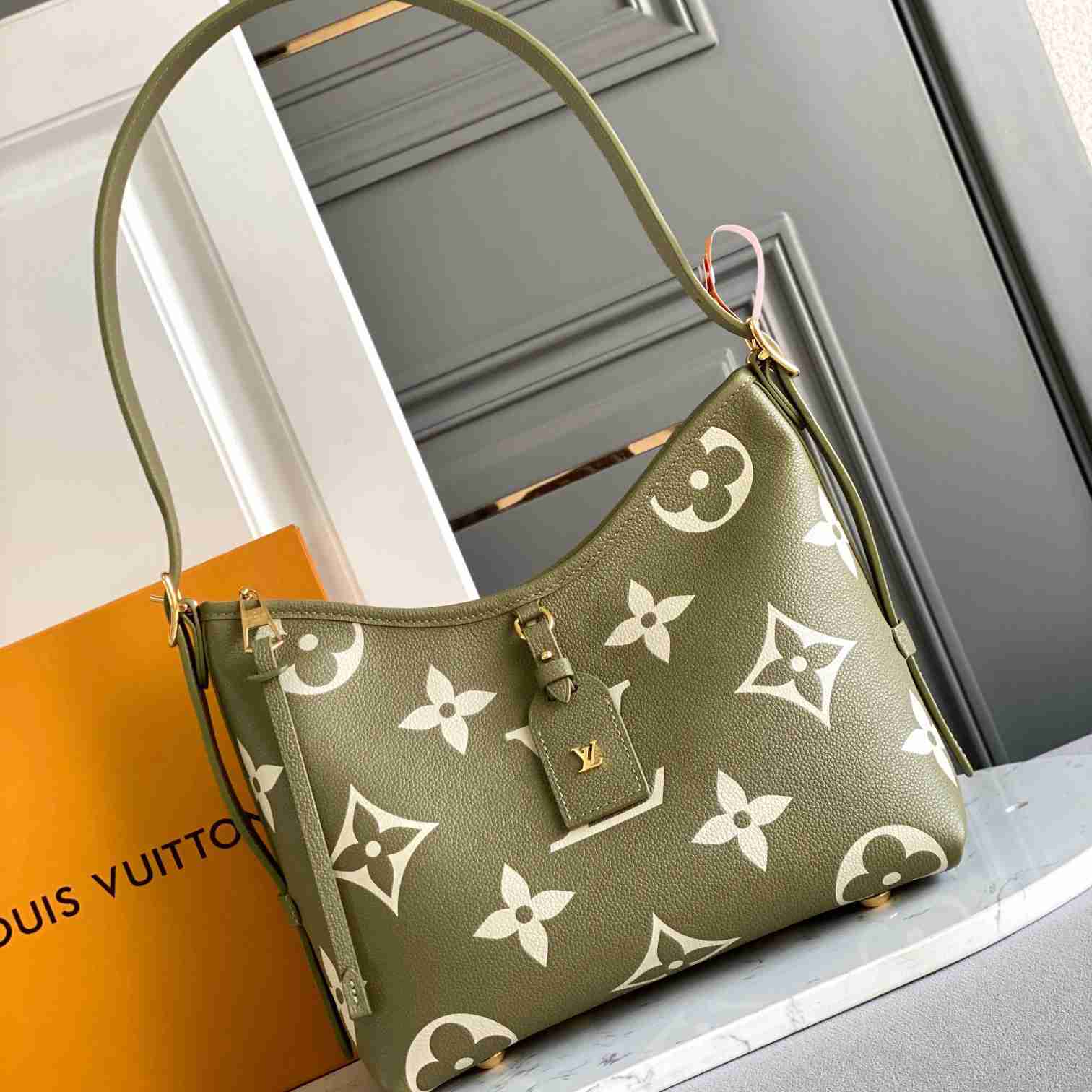 Louis Vuitton CarryAll PM    M46672 - PerfectKickZ