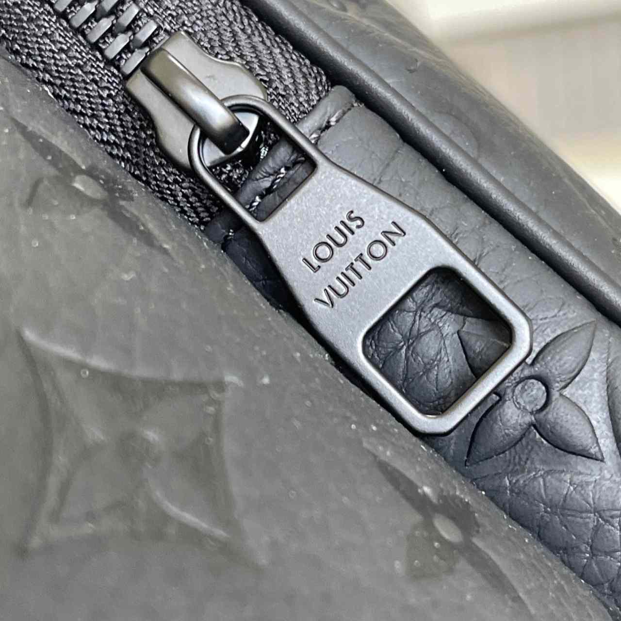 Louis Vuitton Montsouris Backpack    M23127 - 