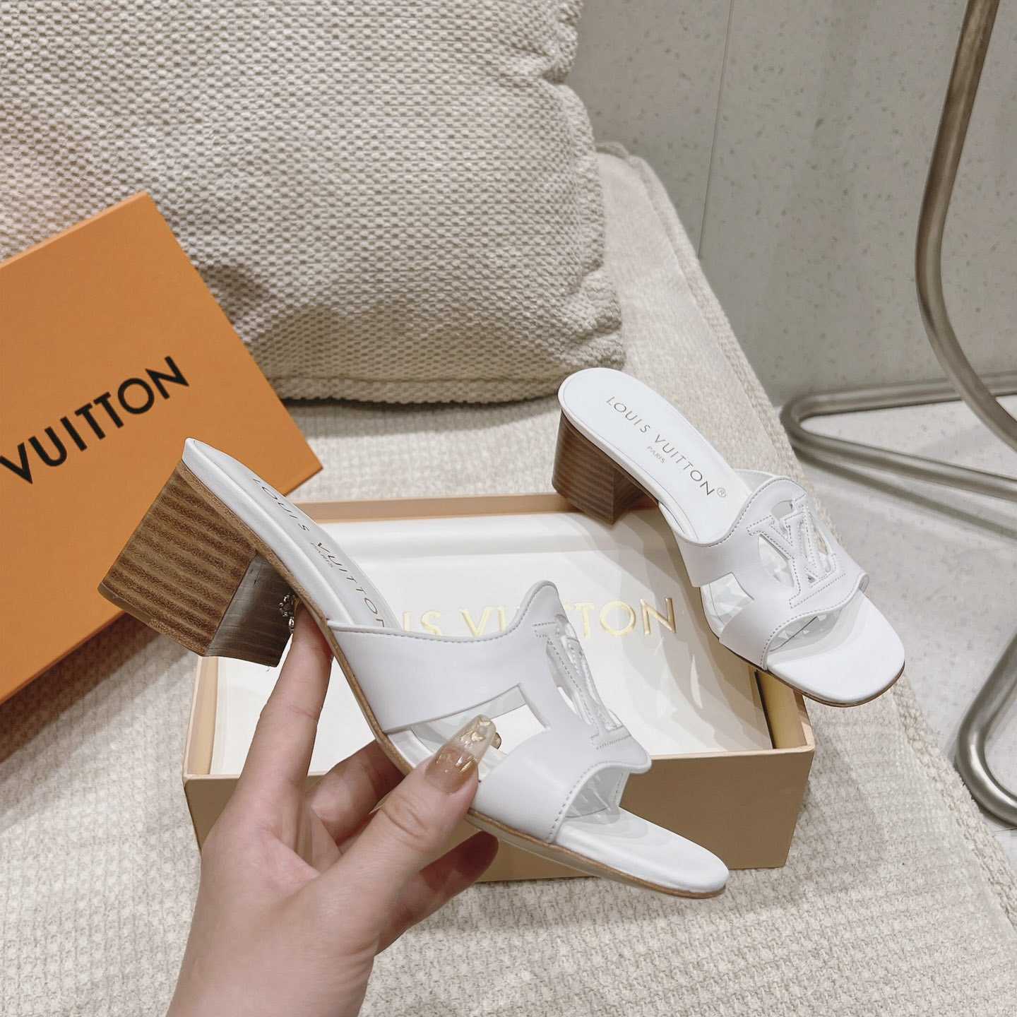 Louis Vuitton LV Isola Mule   1ACG5E - PerfectKickZ