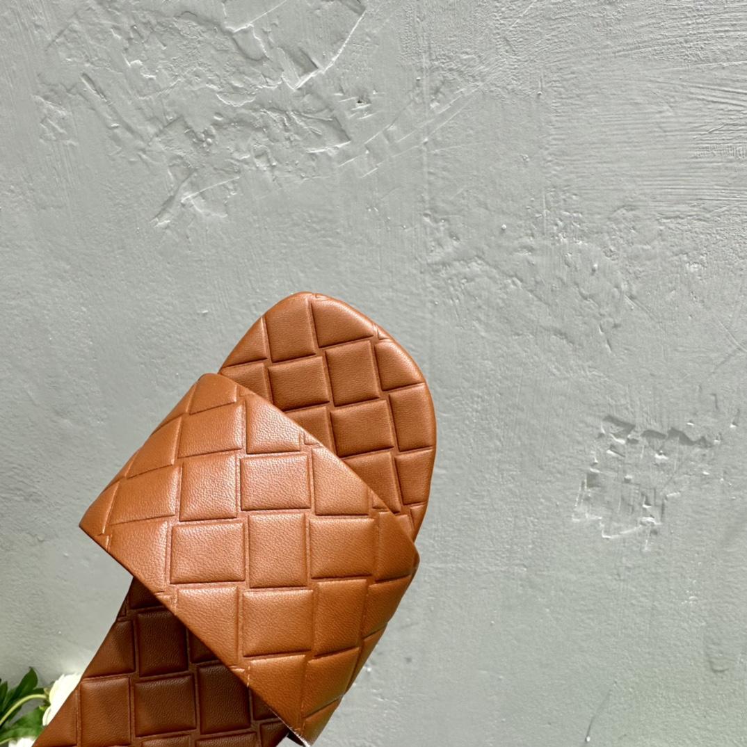 Bottega Veneta Amy Flat Mule - PerfectKickZ